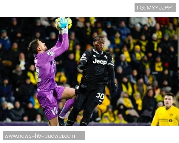 莱切门将谈点球扑救：误以为伊尔迪兹主罚幸运用脚挡出点球