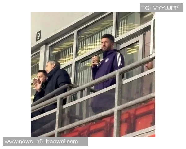 梅努对出场时间不满或将在冬窗寻求外租离开曼联 梅努对出场时间不满或将在冬窗寻求外租离开曼联